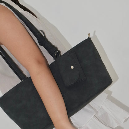 Zou Zou in Midnight Seed